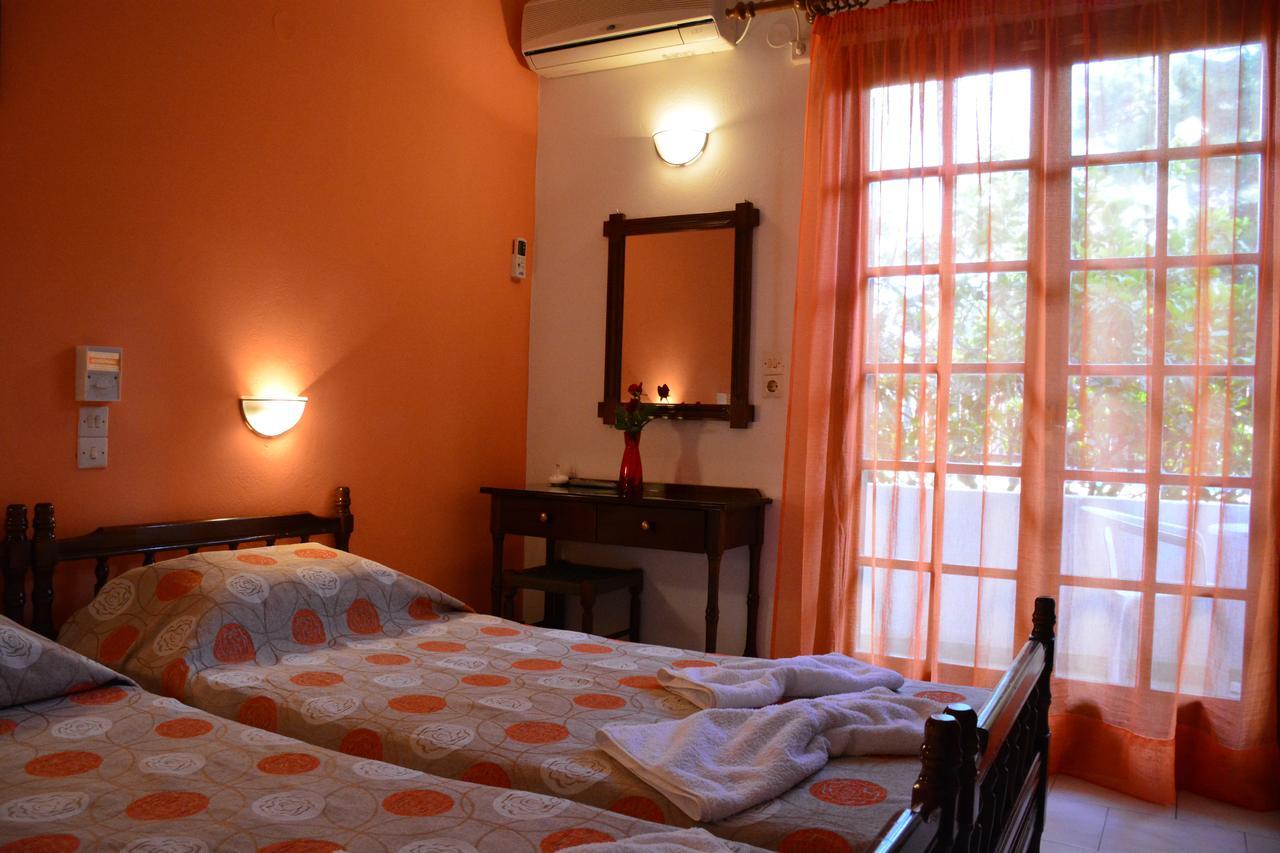 Voula Apartments Agia Marina  المظهر الخارجي الصورة